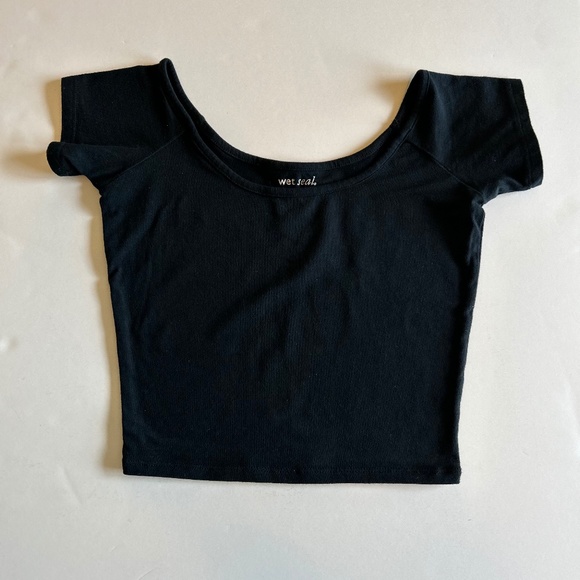 Wet Seal Black Scoop Neck Short Sleeve Stretch Knit Cropped Crop Top Shirt Sz S - Picture 1 of 5